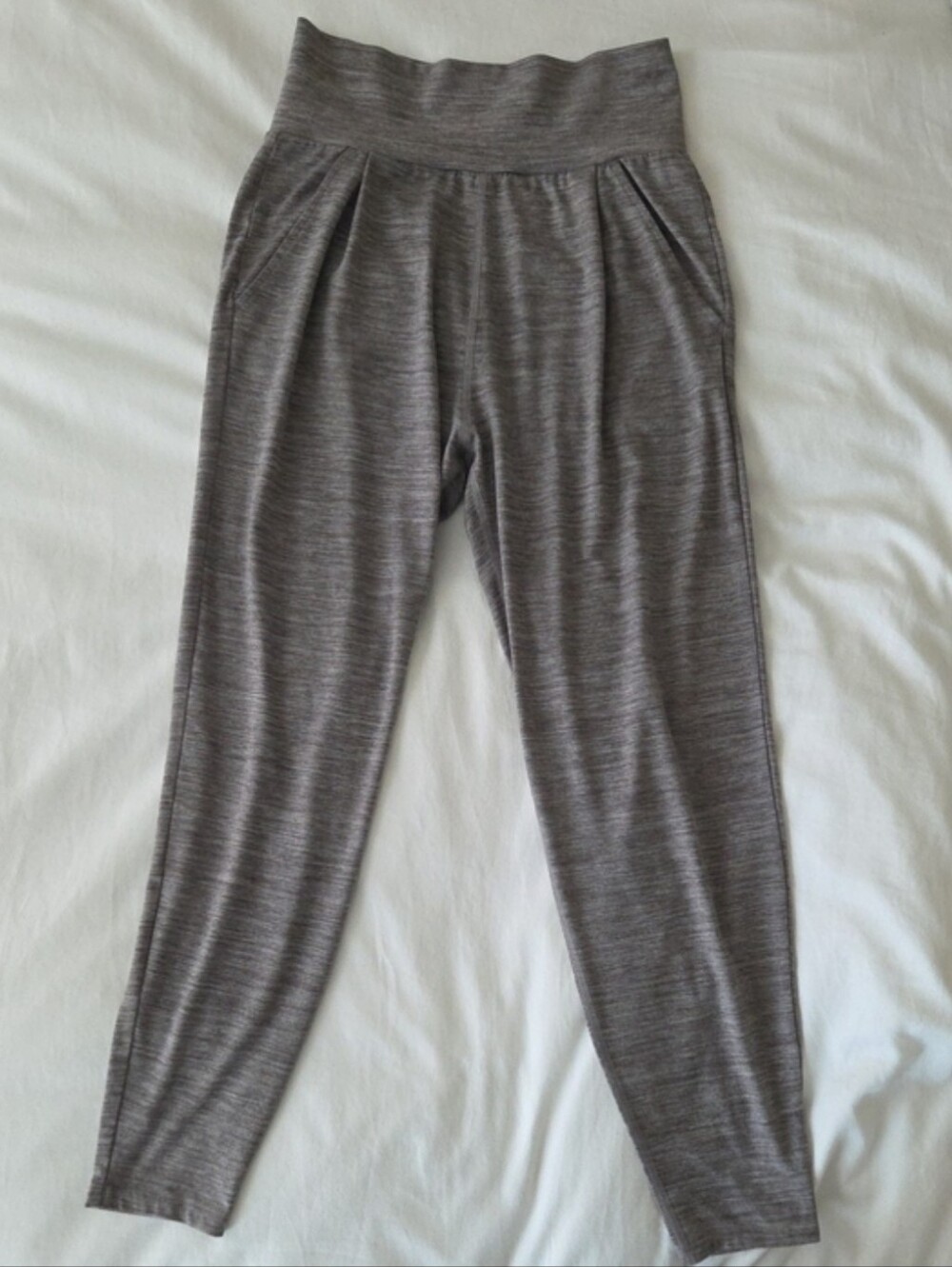 Vuori Heathered Charcoal High-Rise Joggers XS